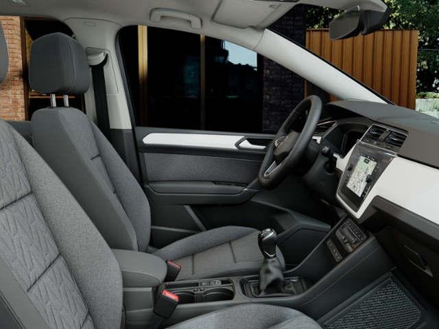 Touran 2.0 TDI MOVE AHK NAVI 7-S