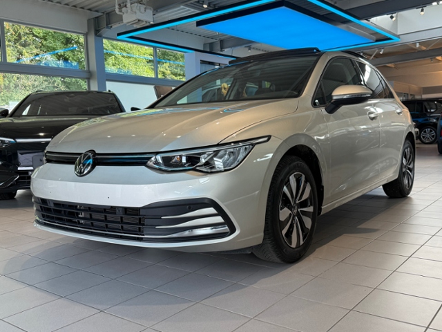 Golf VIII 1.0 TSI Move PANO GJR NAVI