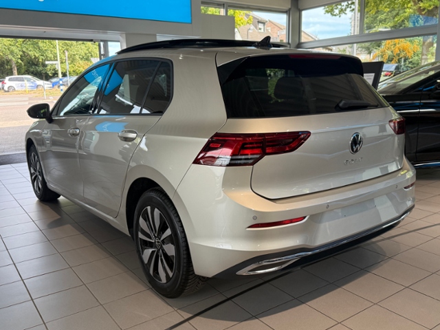 Golf VIII 1.0 TSI Move PANO GJR NAVI