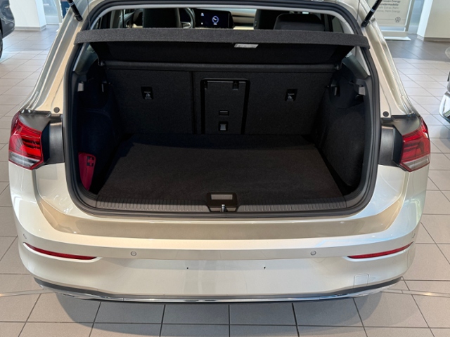 Golf VIII 1.0 TSI Move PANO GJR NAVI