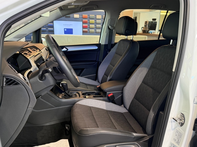 Touran GOAL 2.0 TDI LED AHK NAVI 7SITZE