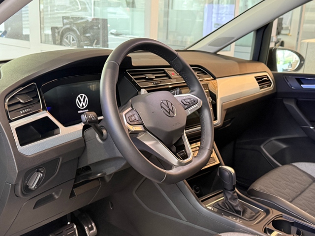Touran GOAL 2.0 TDI LED AHK NAVI 7SITZE