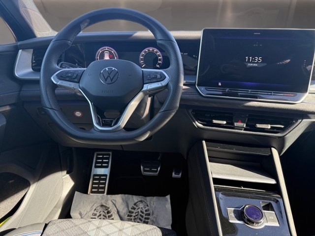 Tayron 2.0 TDI R-Line PANO AHK STHZG