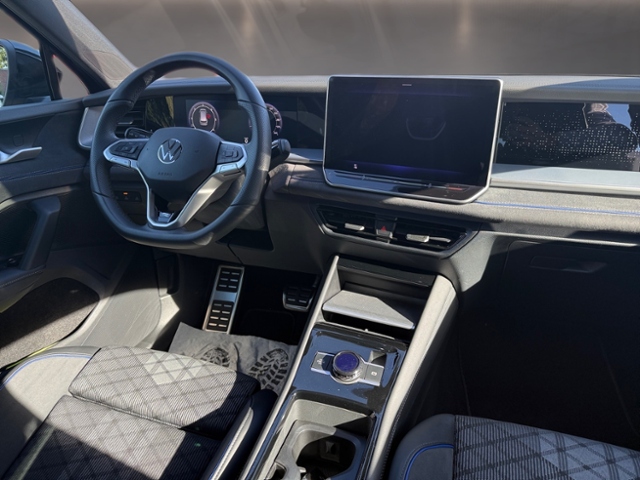 Tayron 2.0 TDI R-Line PANO AHK STHZG