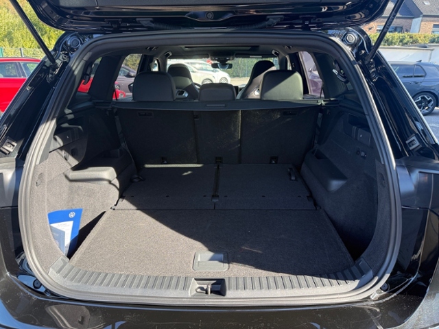 Tayron 2.0 TDI R-Line PANO AHK STHZG