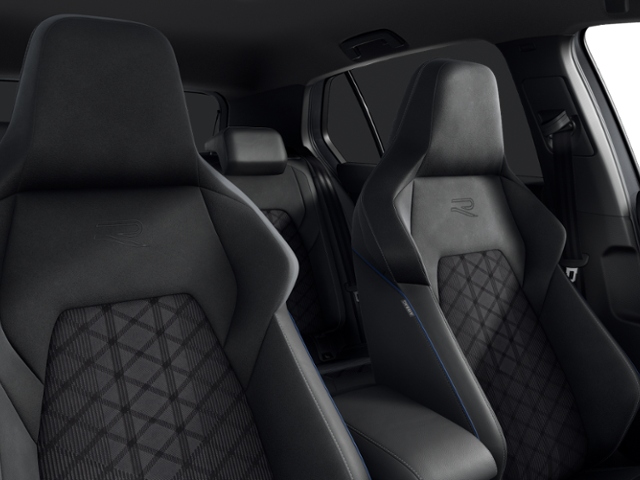 Golf VIII 1.5 eTSI R-Line DSG BLACK STYLE
