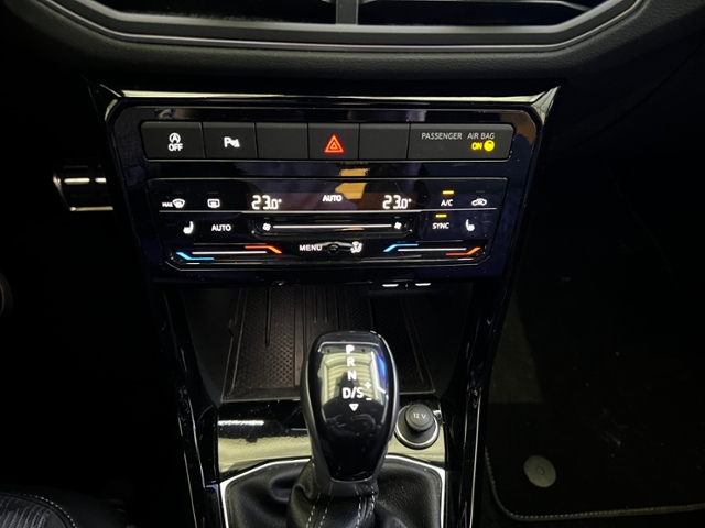 T-Cross 1.0 R-Line NAVI SZH ACC APP