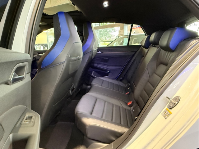 Golf VIII R 2.0 TSI PERF. LEDER PANO