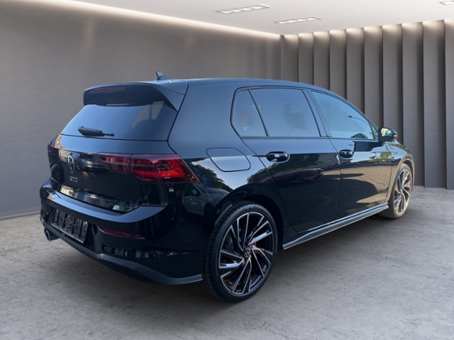 Golf VIII GTD 2.0 TDI BLACK-STYLE PANO