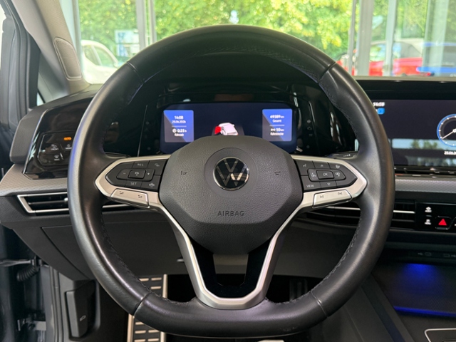 Golf VIII 2.0 TDI Active NAVI AHK PANO
