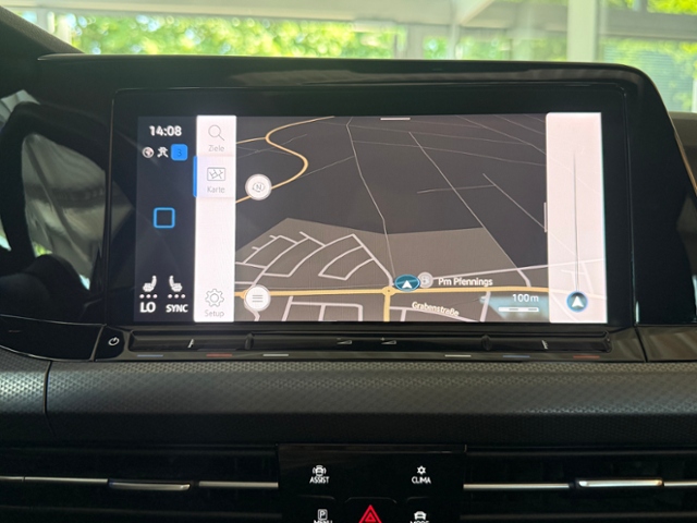 Golf VIII 2.0 TDI Active NAVI AHK PANO