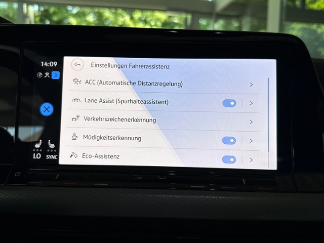 Golf VIII 2.0 TDI Active NAVI AHK PANO