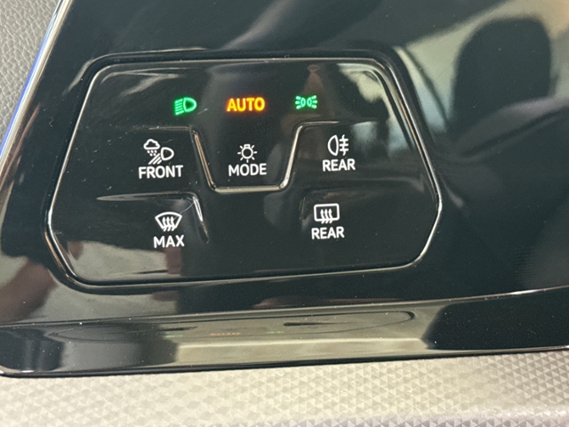 Golf VIII 2.0 TDI Active NAVI AHK PANO