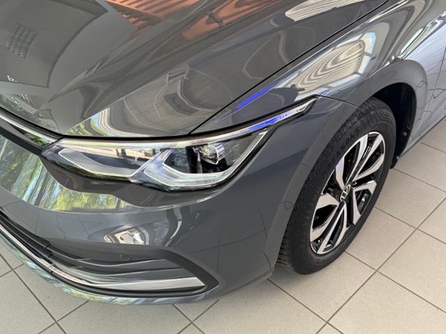 Golf VIII 2.0 TDI Active NAVI AHK PANO