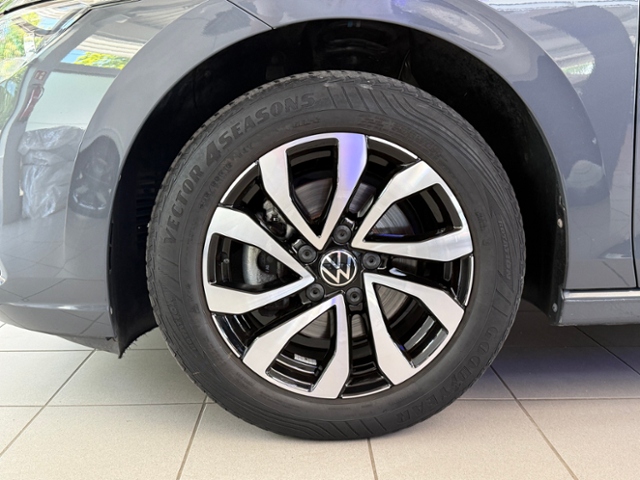 Golf VIII 2.0 TDI Active NAVI AHK PANO