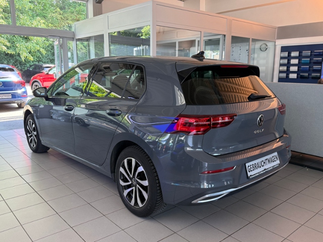 Golf VIII 2.0 TDI Active NAVI AHK PANO