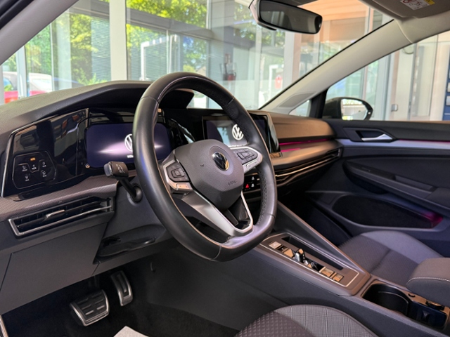 Golf VIII 2.0 TDI Active NAVI AHK PANO