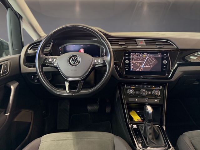 Touran 1.5 TSI Highline AHK NAVI PANO RFK
