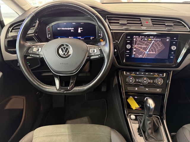 Touran 1.5 TSI Highline AHK NAVI PANO RFK