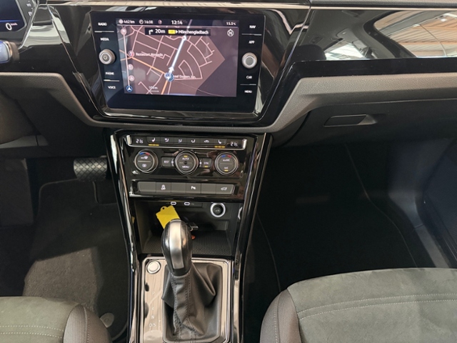 Touran 1.5 TSI Highline AHK NAVI PANO RFK