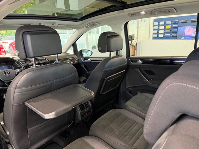 Touran 1.5 TSI Highline AHK NAVI PANO RFK