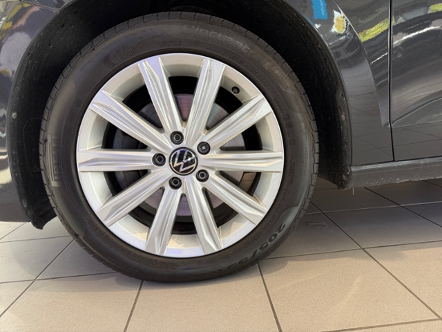 Touran 1.5 TSI Highline AHK NAVI PANO RFK