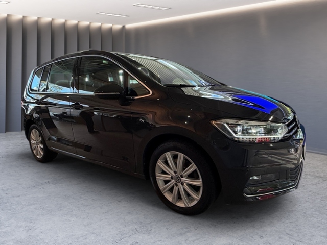 Touran 1.5 TSI Highline AHK NAVI PANO RFK