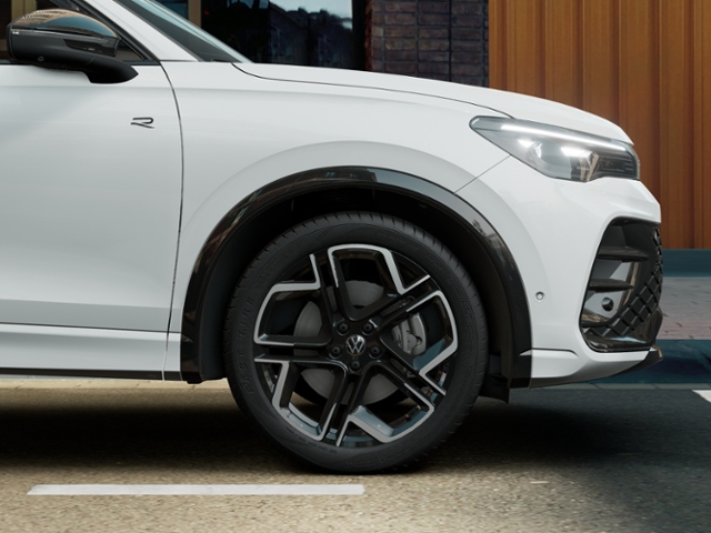 Tiguan R-Line 1.5 Hybrid Black Style PANO LEDER