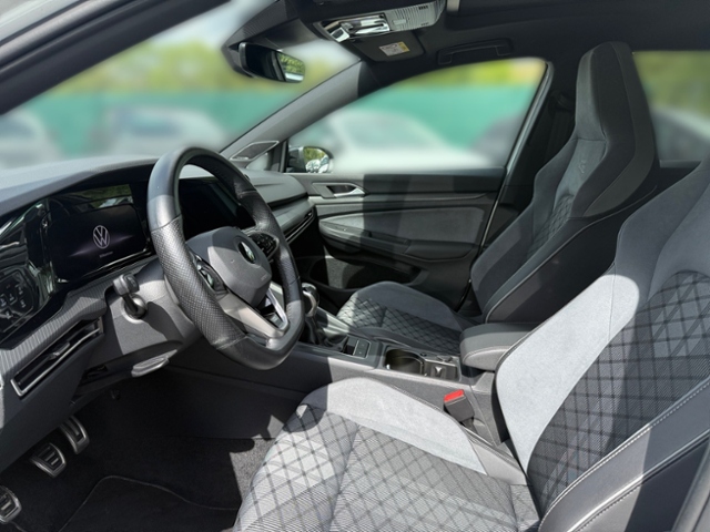 Golf VIII 1.5 TSI R-Line PANO LED NAVI