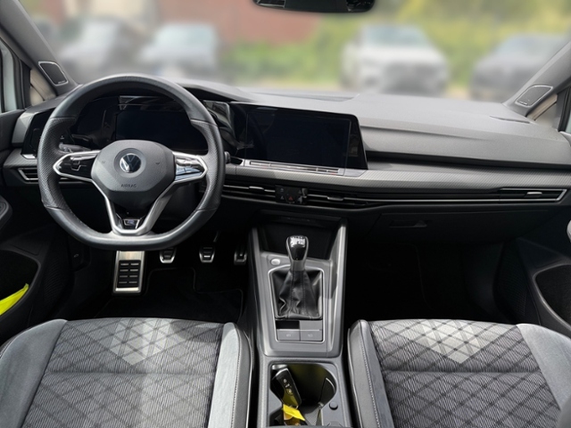 Golf VIII 1.5 TSI R-Line PANO LED NAVI