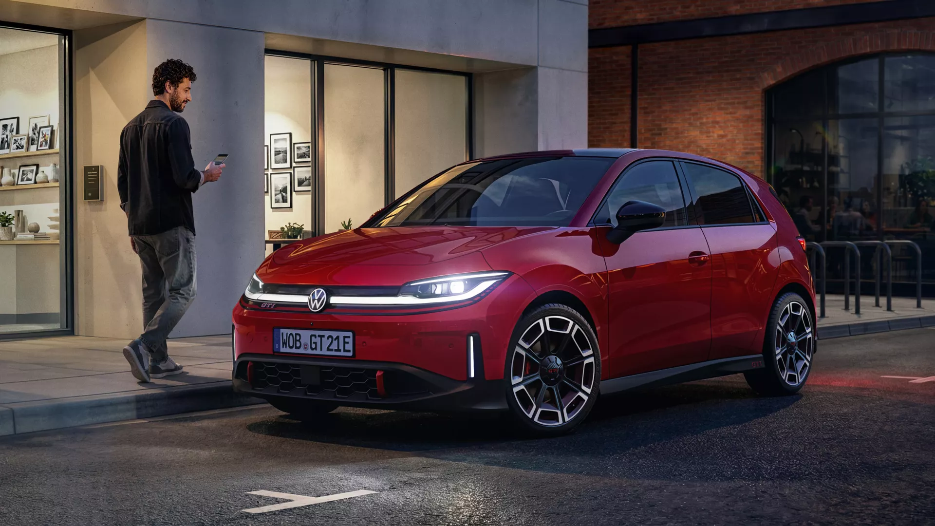 IDP0158_id-polo-gti_front-parking-man-exterior